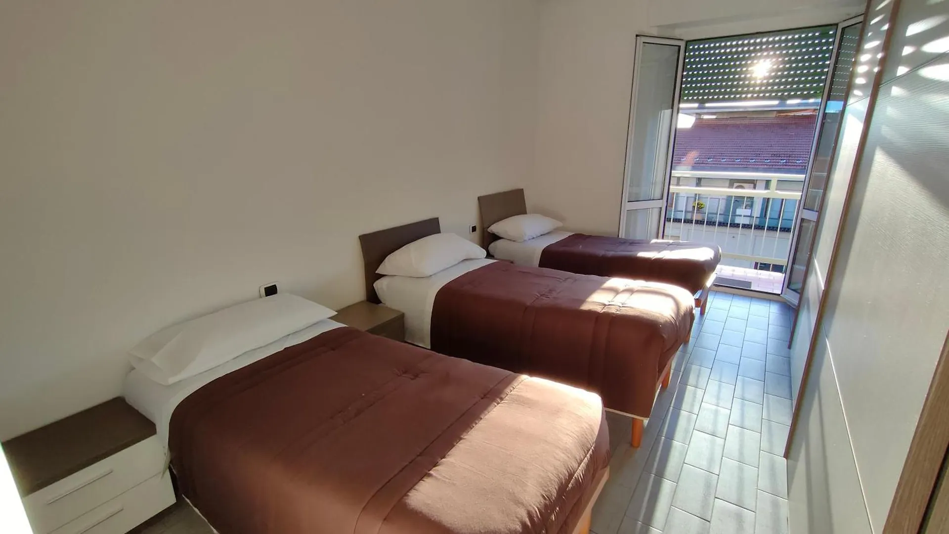 250 M Dal Lago - Turati 98 - Free Wifi Lecco Apartment